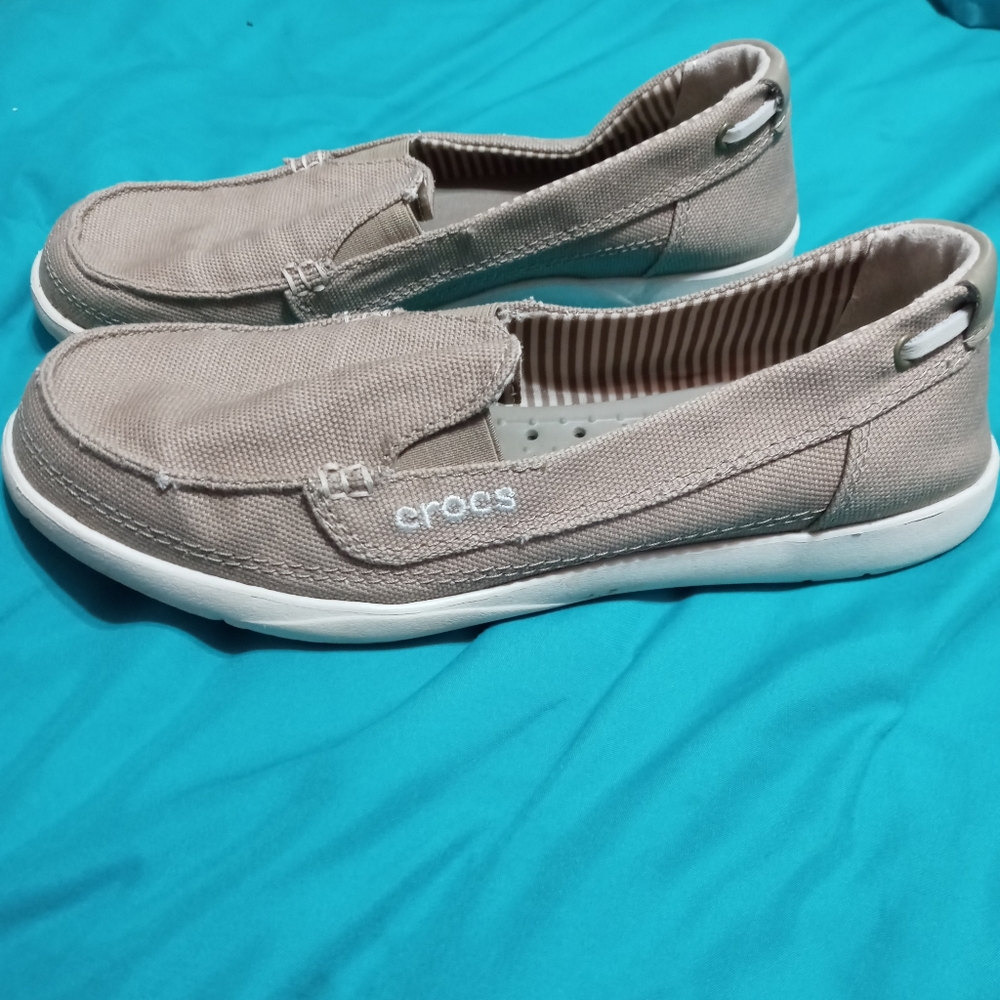 Casual crocs